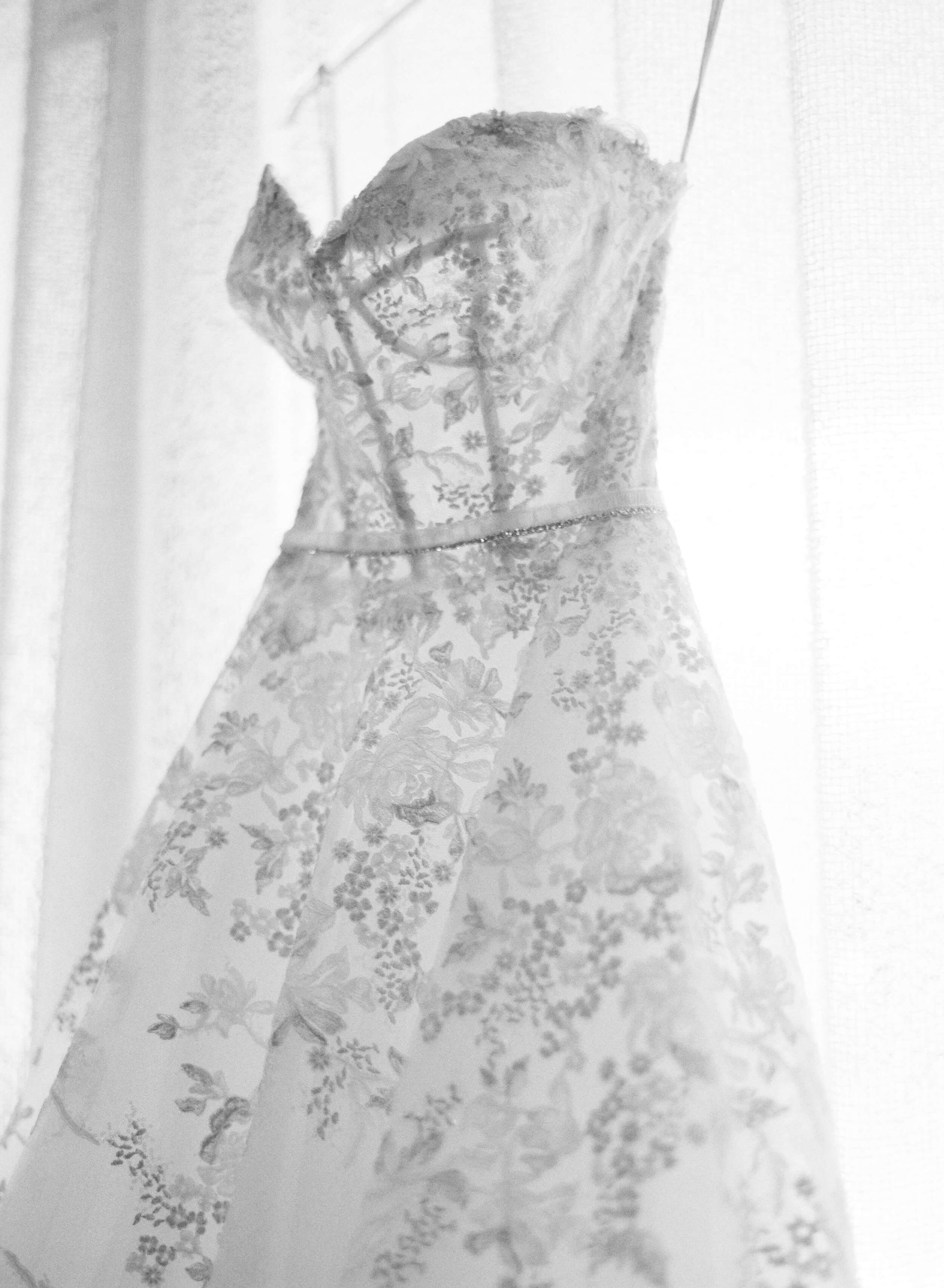 Monique Lhuillier bridal gown